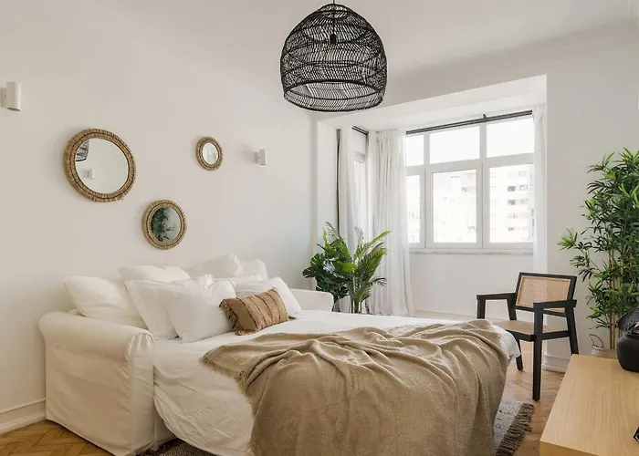 Elegant 2br With Balcony Daire Lisboa