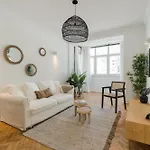 Elegant 2br With Balcony Apartment *