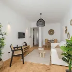 Elegant 2br With Balcony