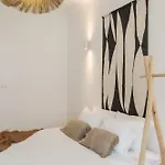 Elegant 2br With Balcony