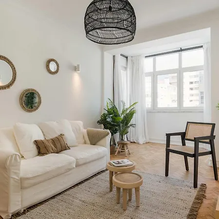 Elegant 2br With Balcony Apartamento