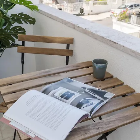 Elegant 2br With Balcony Apartamento