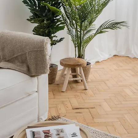 Elegant 2br With Balcony Apartamento Lisboa