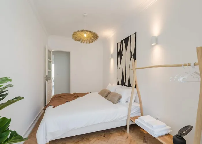 Апартаменты Elegant 2br With Balcony *